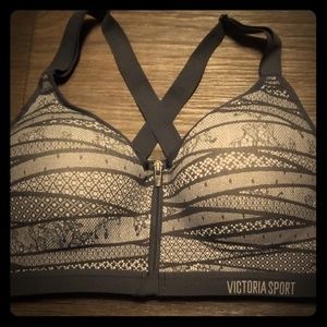 NWOT VS Incredible sports bra 38D